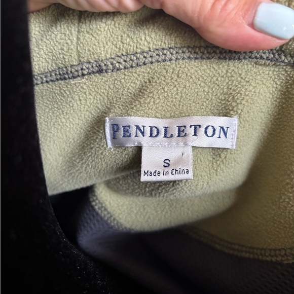 Pendleton | Size Small | Gray Fleece Jacket‎ | Full Zip | Hooded | Lightweight - Picture 4 of 7